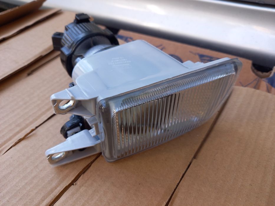 Proiector dreapta VW Golf 3 / Vento