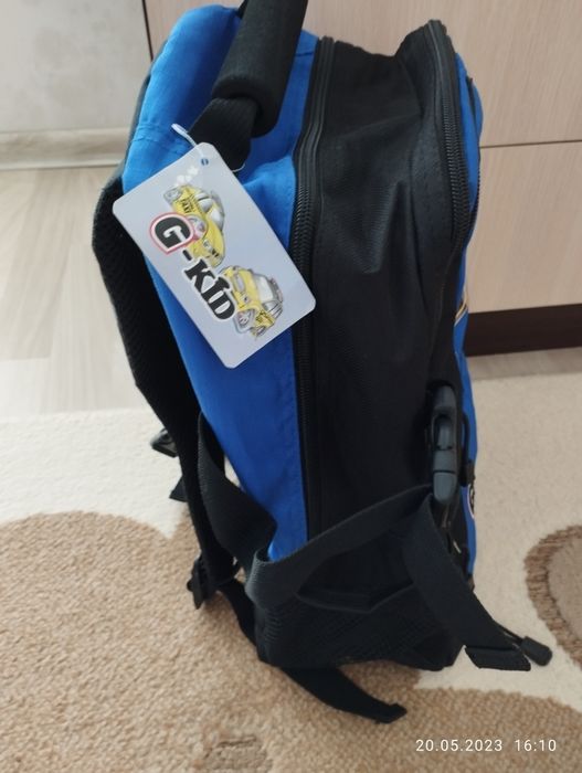 нова ученическа раница