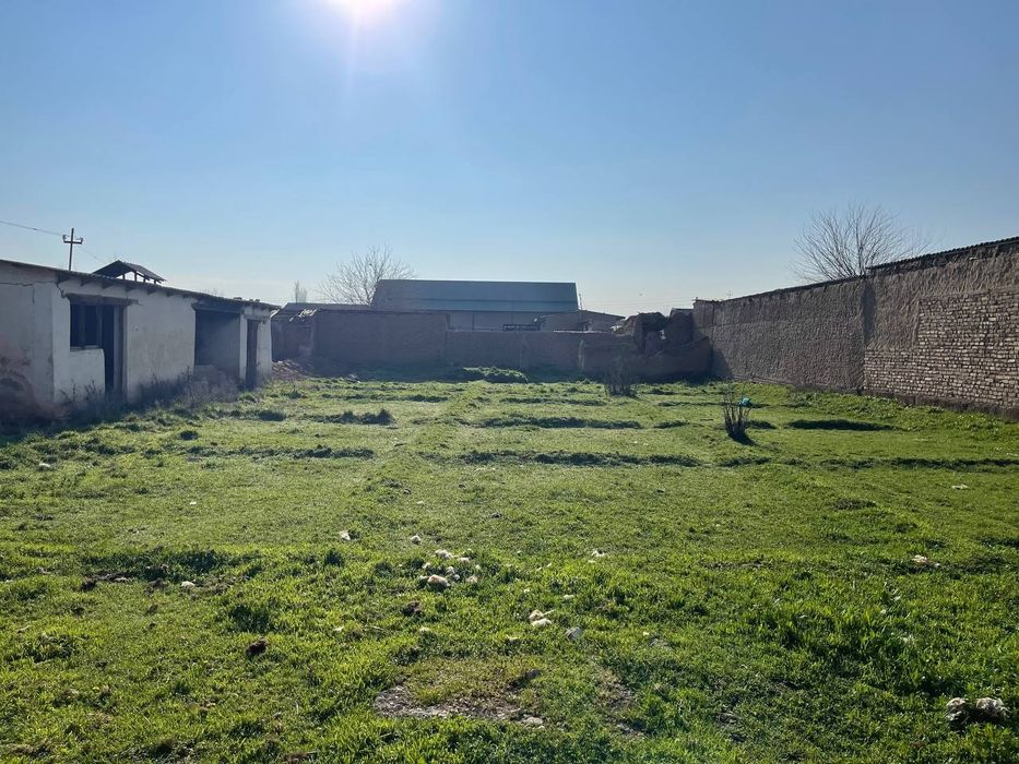 Xujjatli hovli va uy sotiladi