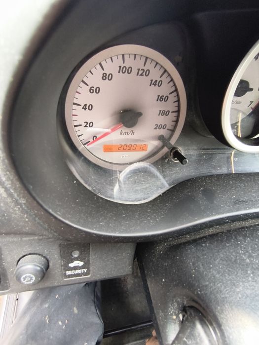 Продавам Тойота рав 4 2003г