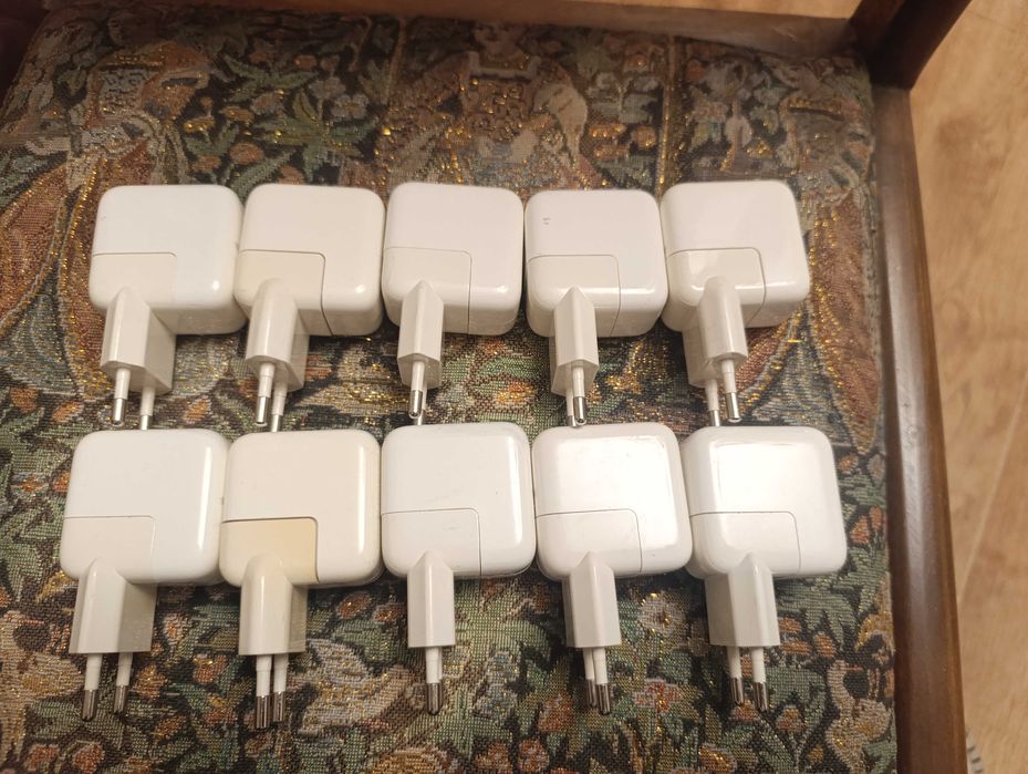 Продам блоки питания на Apple,оригинал недорого