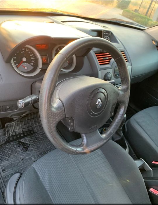Продавам Рено Меган 1.6 Renault Megane