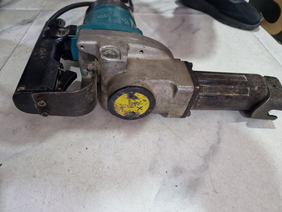 Къртач Makita HR 3850