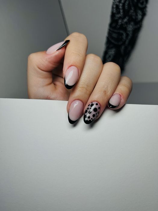 Caut modele unghii Pitesti