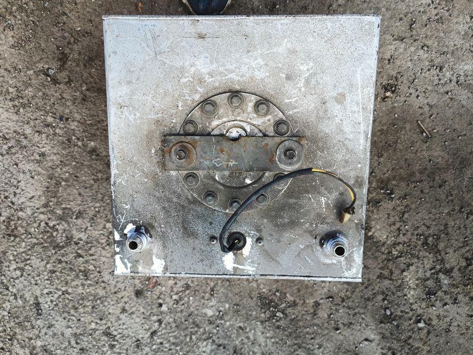 Противоотливной бак и насос высокого давления.