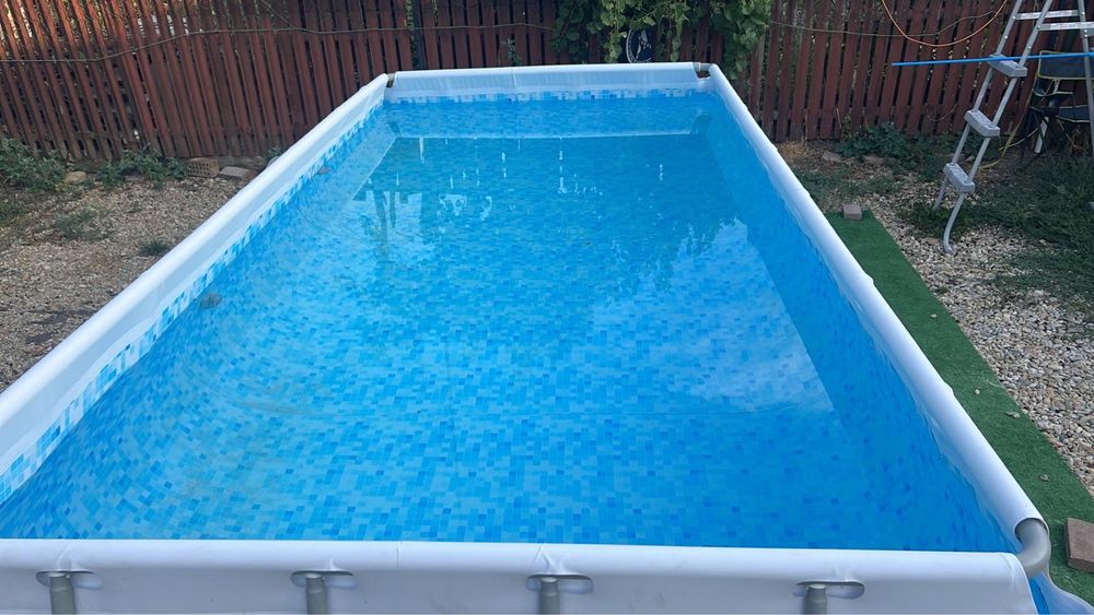 Piscina pe cadre
