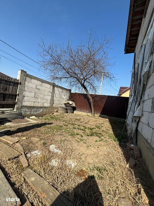 De vanzare casa noua in Roman,P+M, nefinalizata 50.000 euro negociabil