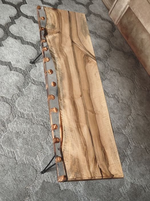 Măsuță sau poliță TV