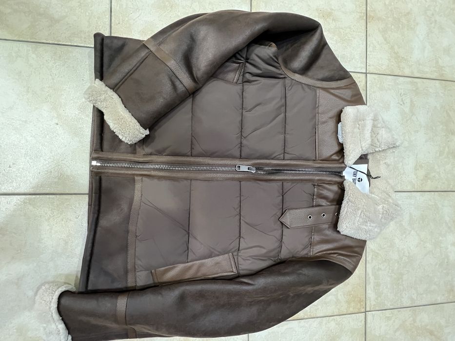 Зимно яке с пухена яка . Налично в размери S M иXL