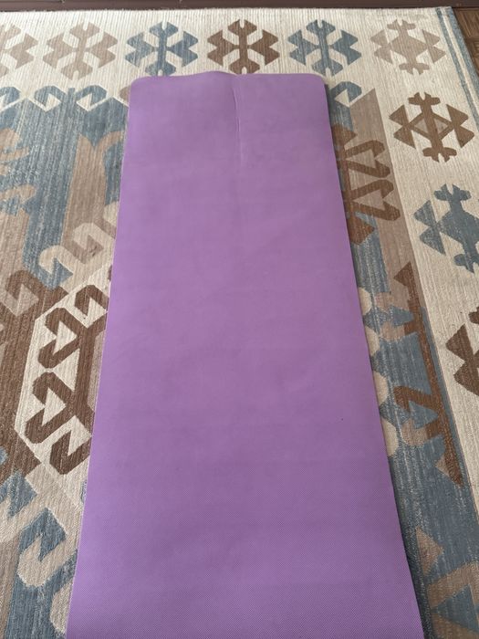 Коврик для йоги.
