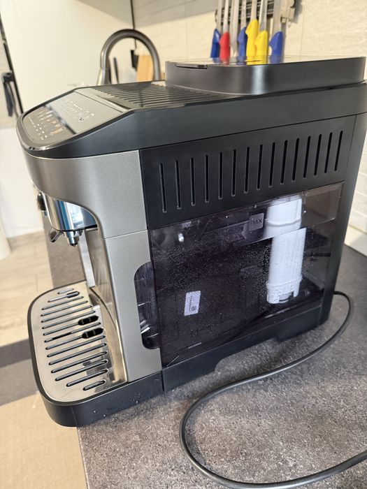 Expresor de cafea DeLonghi Magnifica Evo