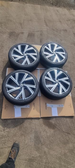 Jante VW GOLF 8 Bergamo R18