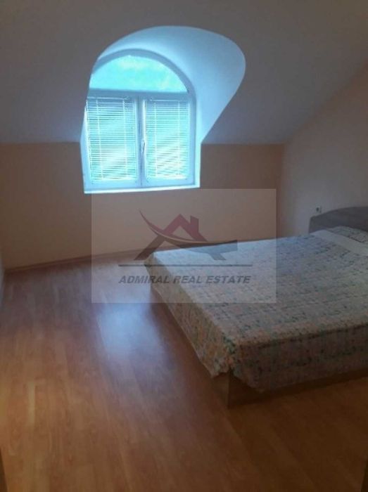 Дава се под наем Двустаен апартамент в Варна, Цветен квартал - 70 кв.м за 383 € - Снимка #3