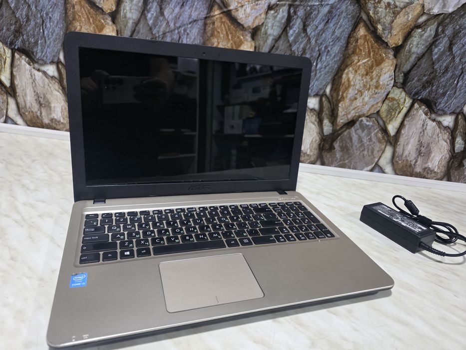 Ноутбук Asus i3 5th + ssd 128gb
