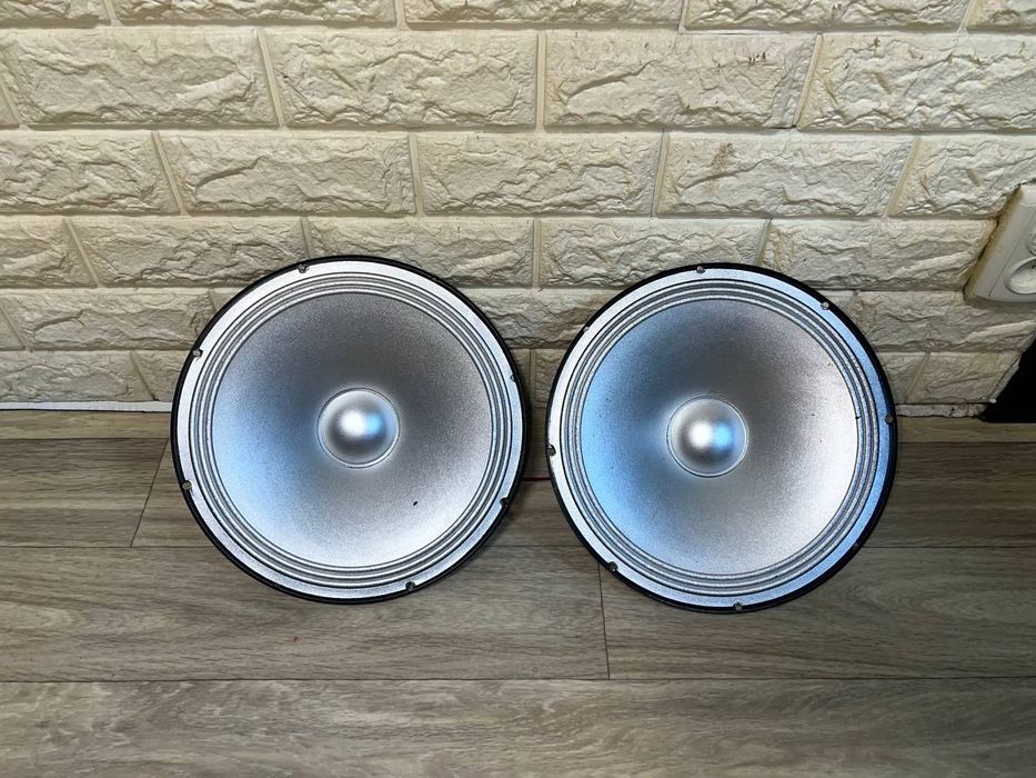 Продам 2 динамика