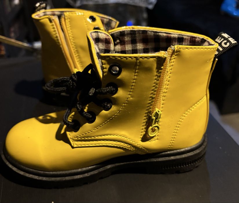 Детски лачени обувки - тип кубинки