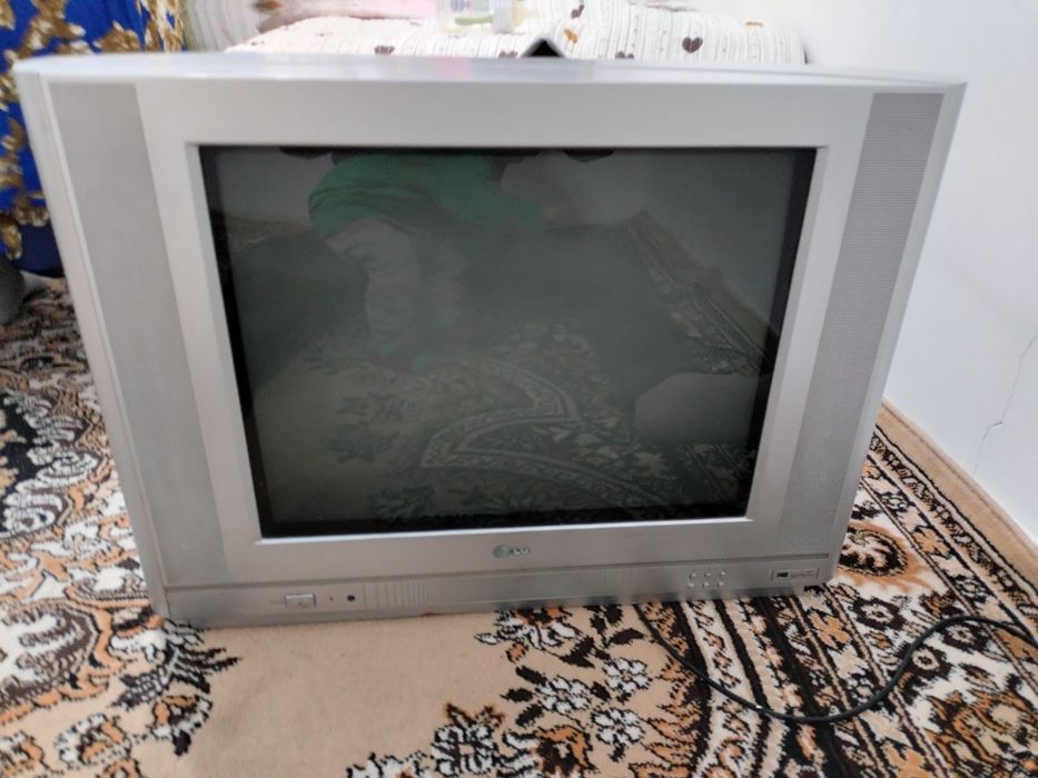 Продам телевизор