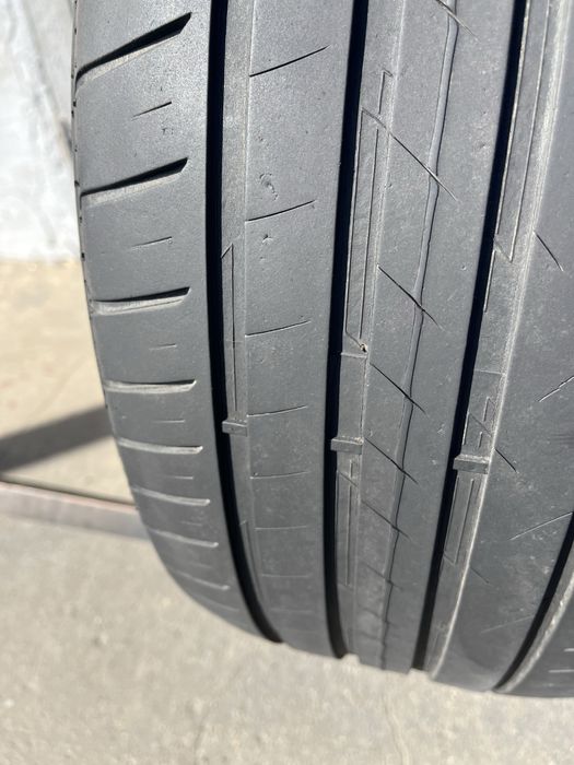 2 бр. летни гуми 225/45/17 Vredestein DOT 0423 4 mm