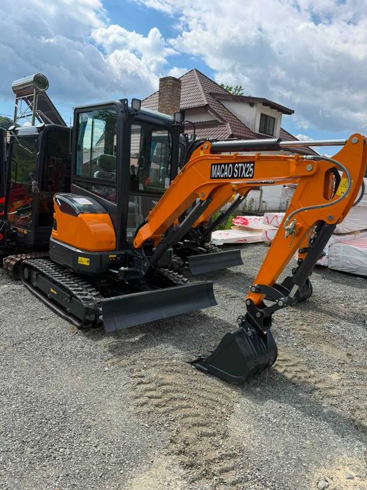 Miniexcavator Macao STX25