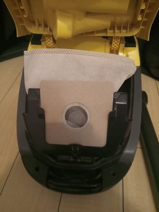 Пылесос Karcher со сменными мешками