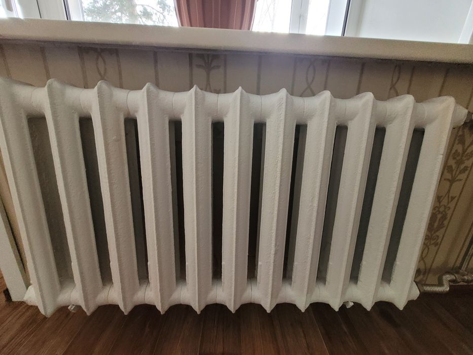 Чугунная батарея 10 и 6 секции