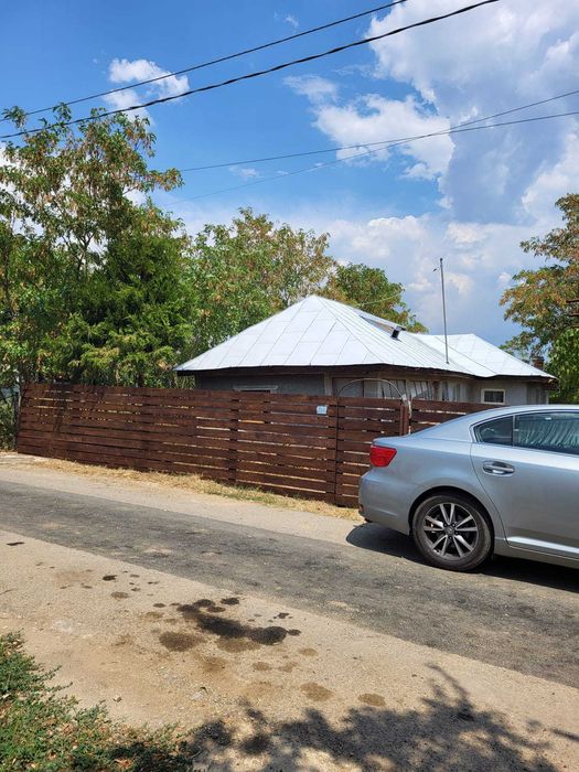 Casa si teren de vanzare