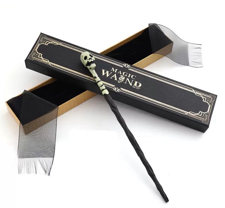 Волшебная палочка в коробке из вселенной «Гарри Поттера»