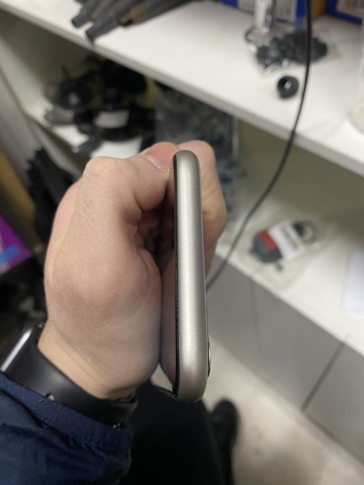 Продам Iphone 11 идеальный.