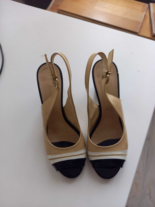 Елегантни дамски обувки