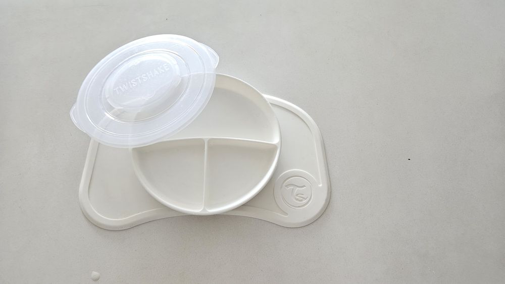 Twistshake чиния с подложка и капак 6+ месеца
