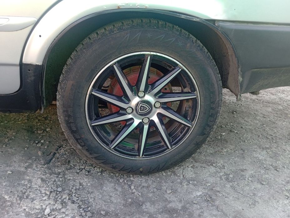 Продам титаны с резиной р 14