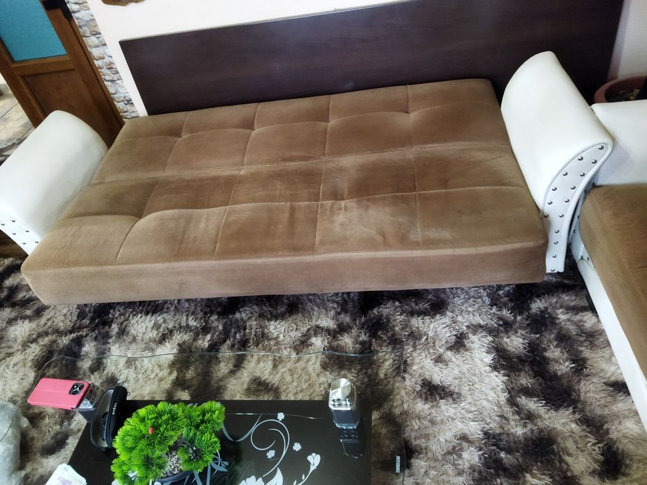 Doua canapele extensibile identice