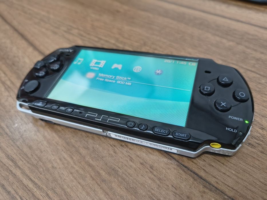 PSP 3004, accesorii, card 64gb, fara UMD