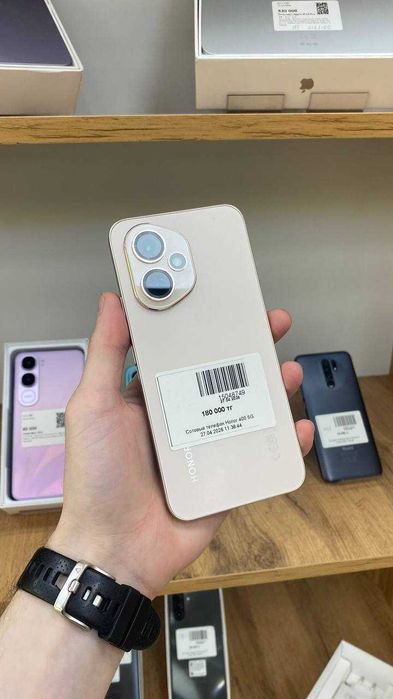 Почти новый Хонор 400 5G