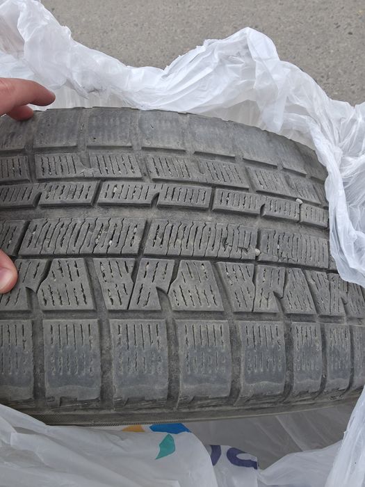 Продам комплект Yokohama ig50 зимние 215/55/ 17