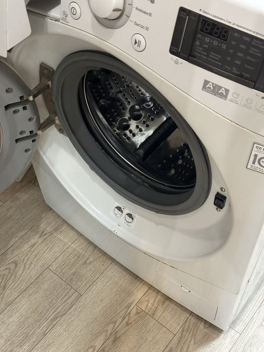 Продам стиральную машину LG