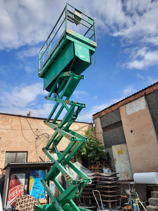 12,2 метра! Продавам и отдавам под наем ножична вишка; Вишка; скеле; п