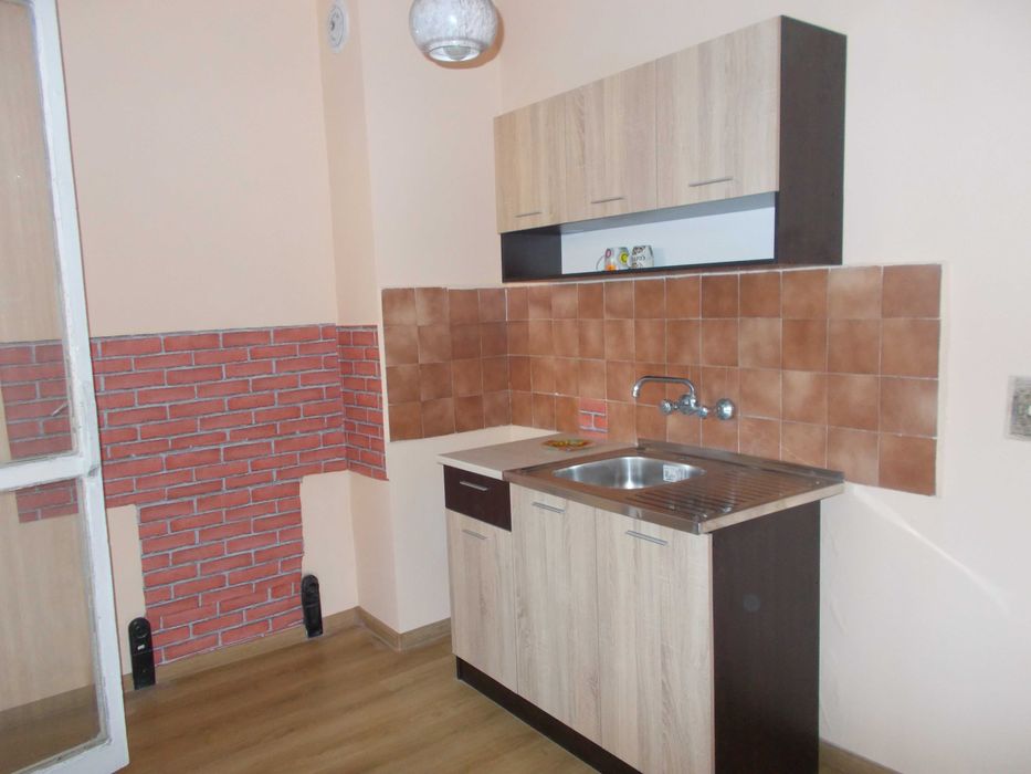 Дава се под наем Едностаен апартамент в Варна, Център - 39 кв.м за 153 € - Снимка #4