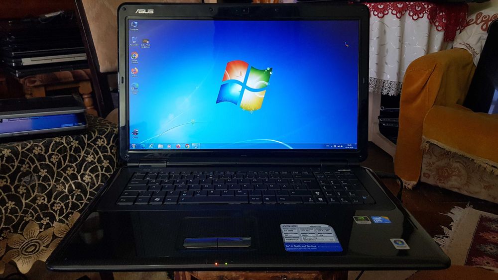 Vand  laptopuri super puternice si ieftine de firma ,totul instalat