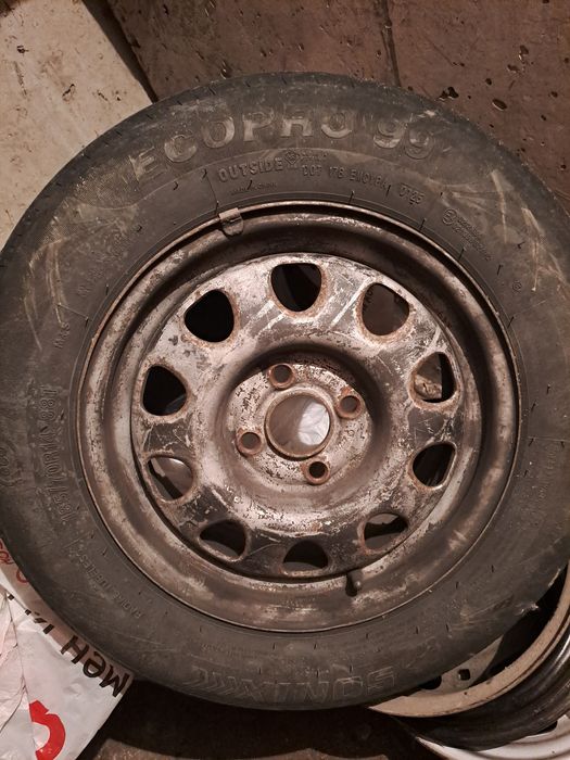 Продам 4 диска. 2 диска с резиной