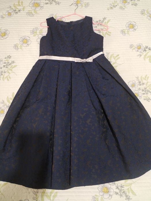 Привозное платье на девочку 9-12 лет