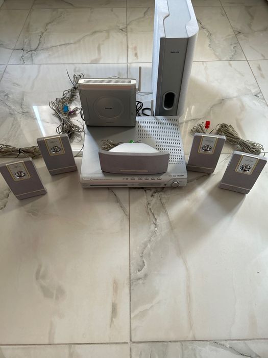 Vând sistem 5.1 de la Philips. Model HTS 5000W.