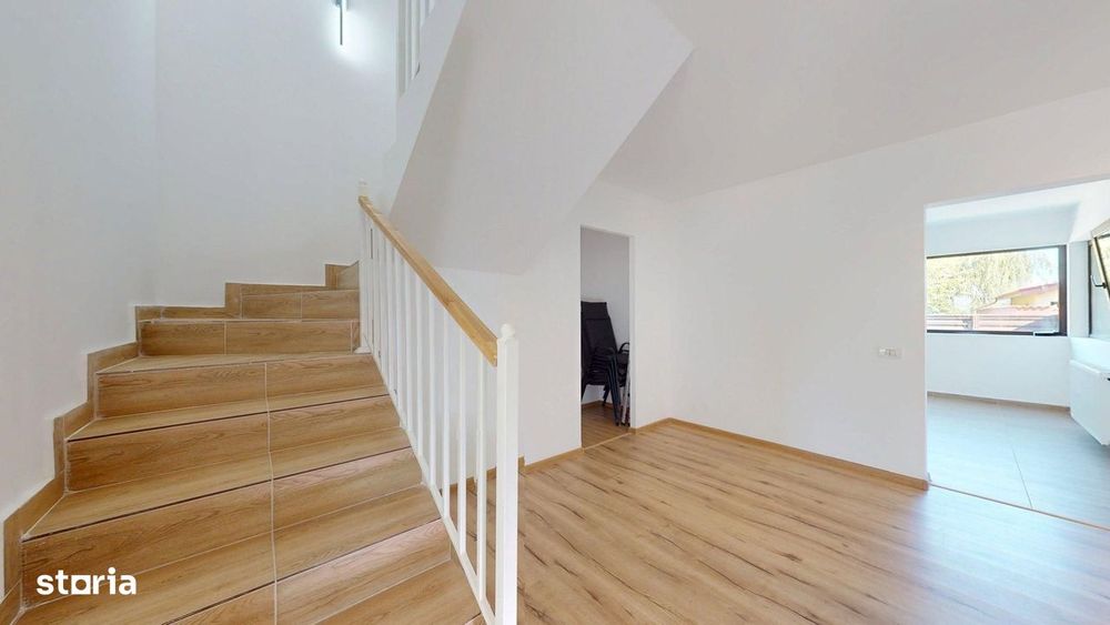 Casa Duplex cu 3 dorm.+ Dressing + Panouri Solare! Cu 2 intrari!