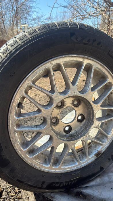 Продаю зимнию резину