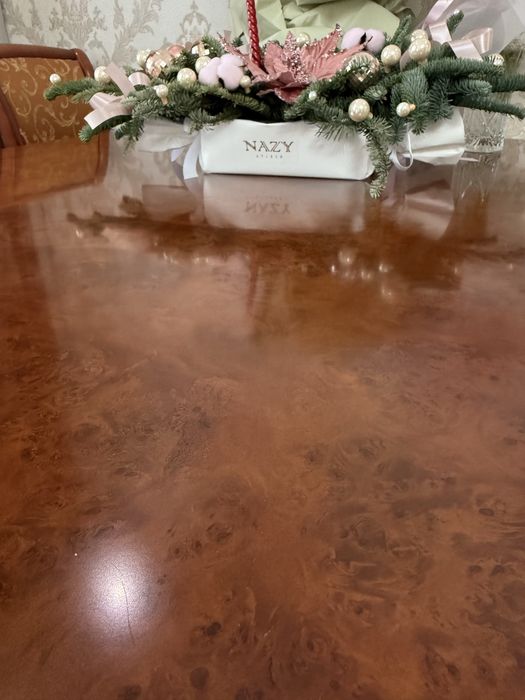 Стол обеденный для гостинной