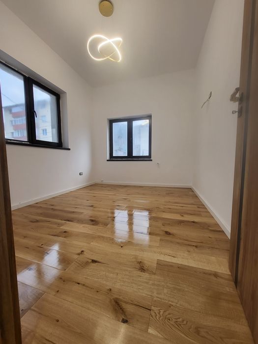 Apartament zonă centrală cu 2 camere 62 m2 utili + terasa