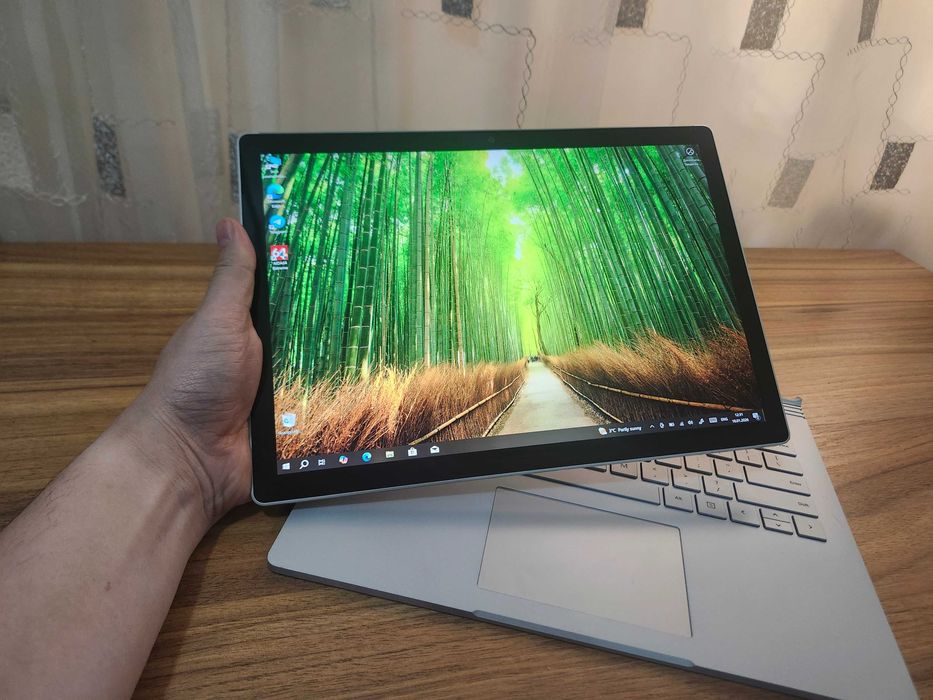 Microsoft Surface Book 2