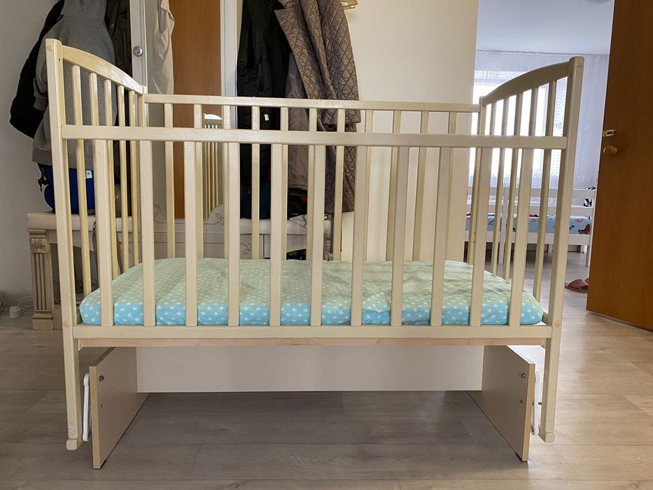 Продам детскую кроватку