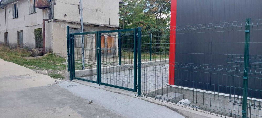 Декоративна мрежа. Ограда - пана и колове. Врати и портали. ТОП цени!