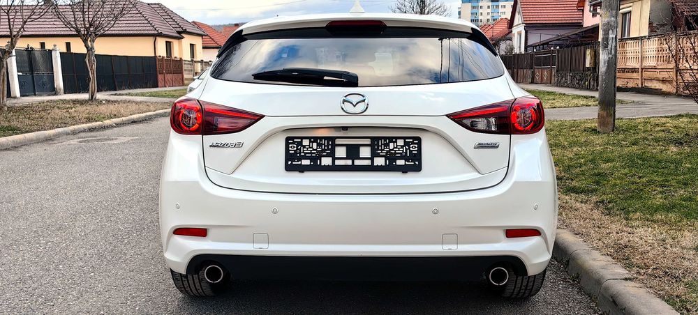 Mazda 3 AUTOMAT * Euro 6 * BOSE * Head-Up Display * Xenon+ LED